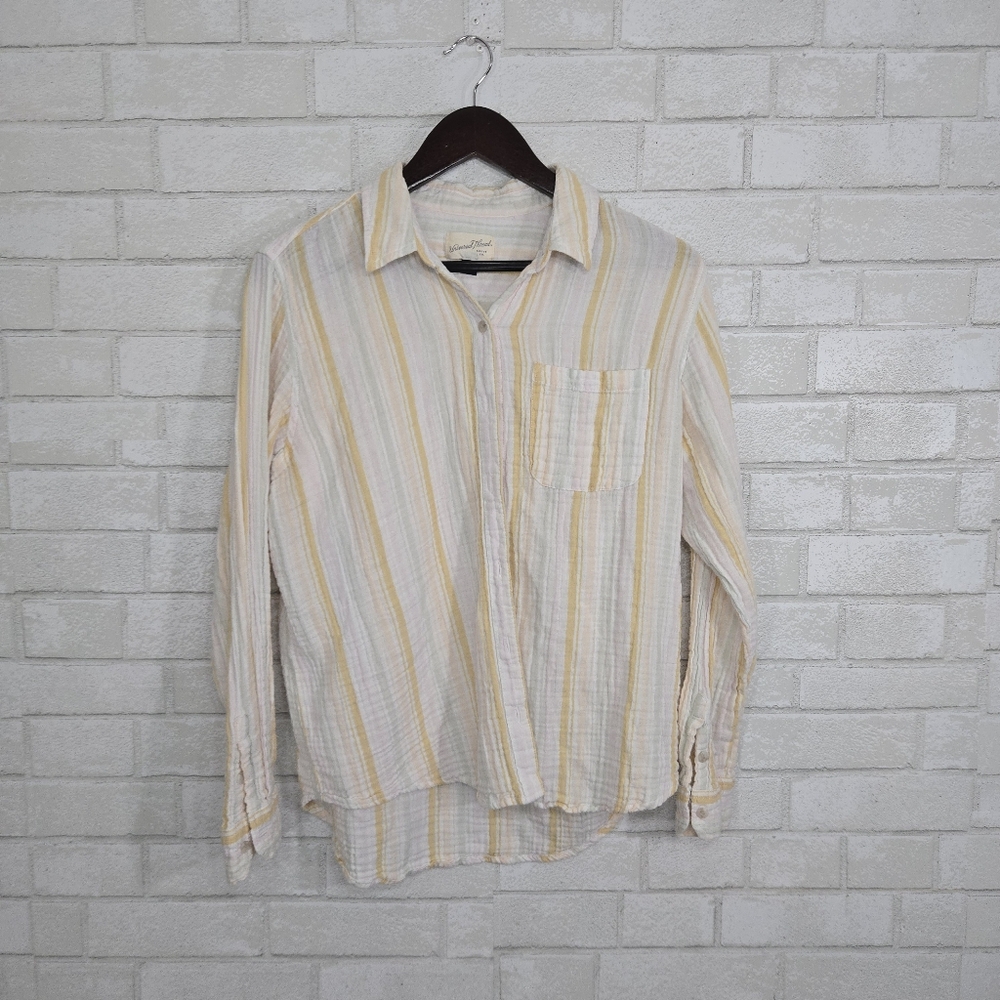 Universal Thread button down top - Picture 5 of 13